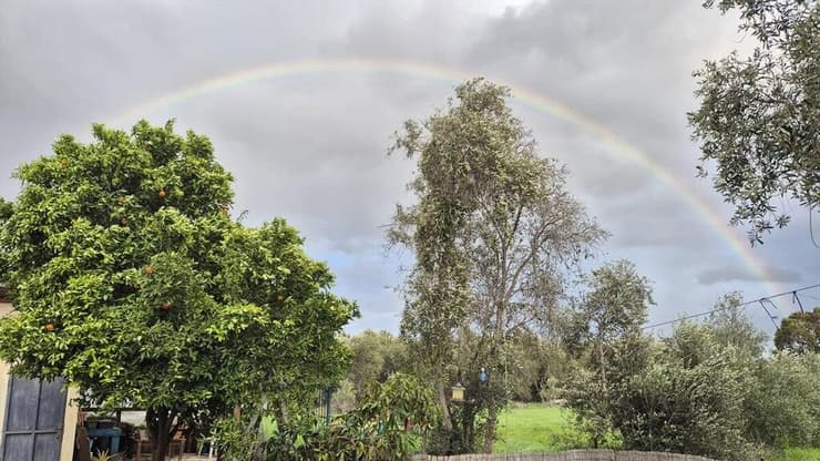 קשת בענן במושב חגור 