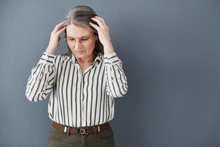 גיל המעבר נשים ערפול מוחי כאב ראש