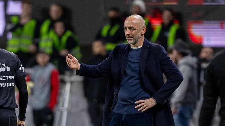 מאמן מכבי ת"א ז'רקו לאזטיץ'