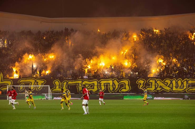 אבוקות בדרבי