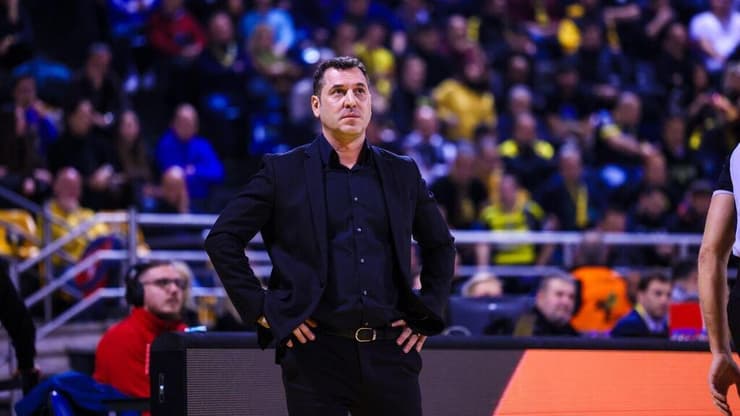 "לא הצלחנו להיות דומיננטיים". אלון (צילום: מיכל בן גיגי, הפועל מידטאון ירושלים) מאמן הפועל ירושלים יונתן אלון