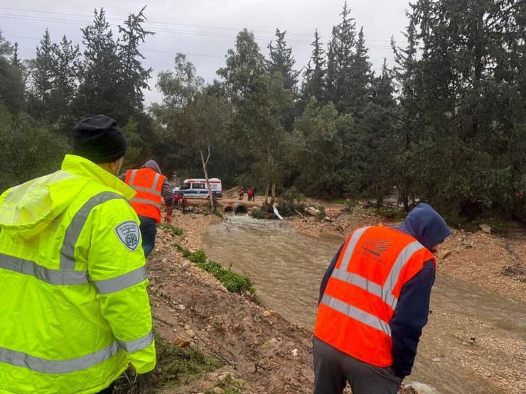 החיפושים בנחל מודיעים אחר הנעדר בן ה-17