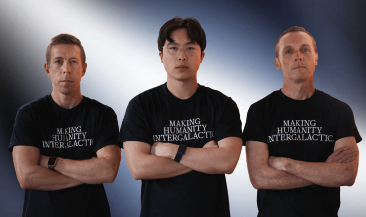 סקיילר צ׳אן (במרכז) עם צוות הפרויקט