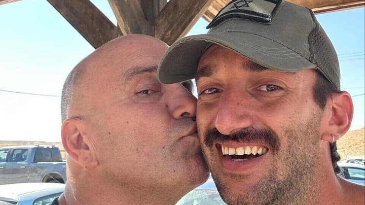 דוד גל עם בנו מיכאל ז"ל 