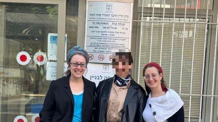 מימין לשמאל: עו״ד תמר אודרברג, א׳ ועו״ס אלישבע אלעזר