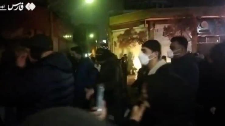 סרטון שפורסם בפארס המזוהה עם המשטר: "המהומות בטהרן ממצלמות המפגינים"