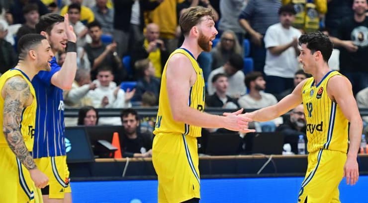 שחקני מכבי תל אביב