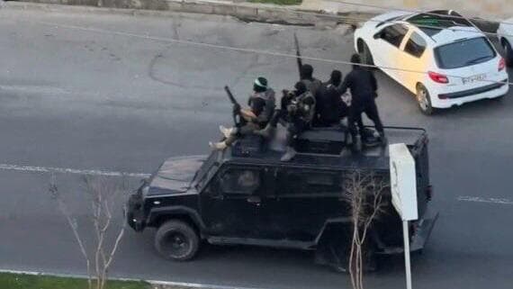 כוחות המשטר האיראני ברחובות שהסוואר