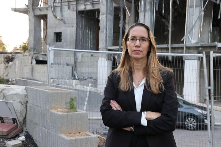 עו"ד חיה מנע. נזק משלש