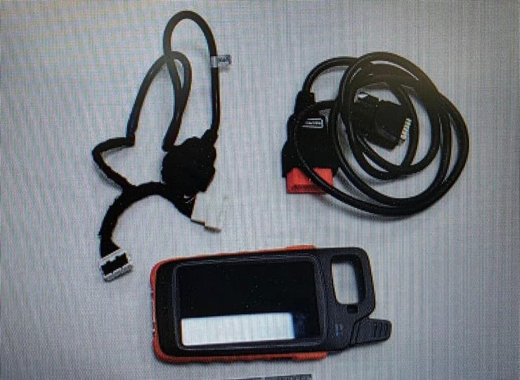 מכשיר  OBD בעזרתו ניתן להתחבר למחשב הרכב מהסמארטפון 