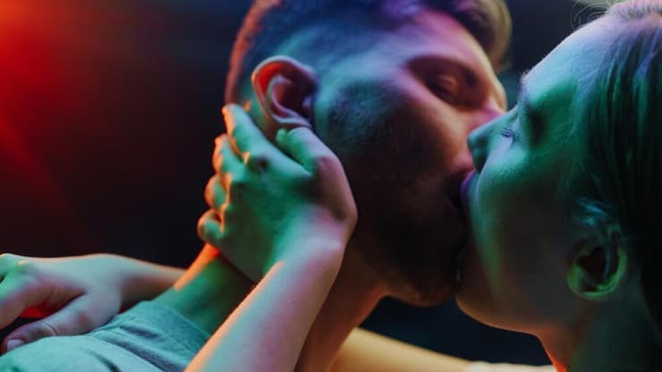 נסחפו בטיסת הלילה