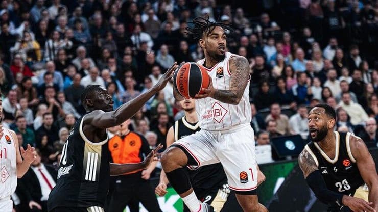 וילרבאן הפועל ת"א כריס ג'ונס