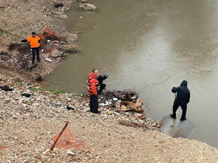 החיפושים אחר משה לודמיר ז"ל שנעדר ואותר מת בנחל מודיעים