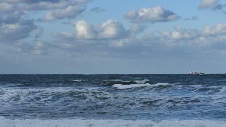 חוף הים בנהריה (צילום: זיוה הס) חוף הים בנהריה