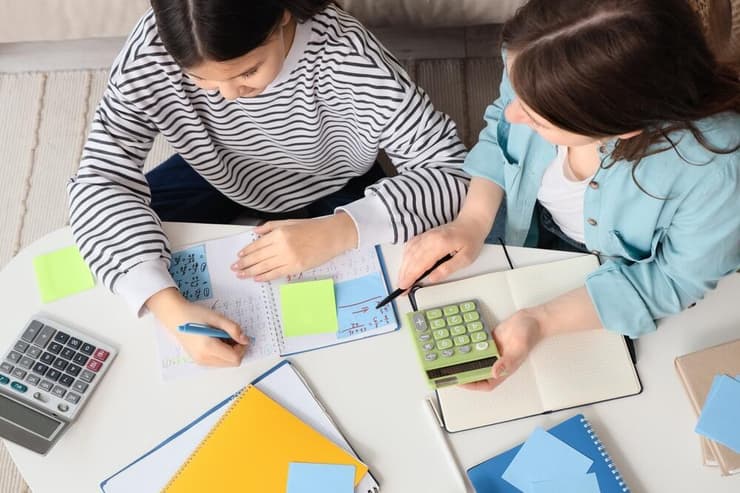 סיוע לימודי לתלמידי הגימנסיה בנתניה   