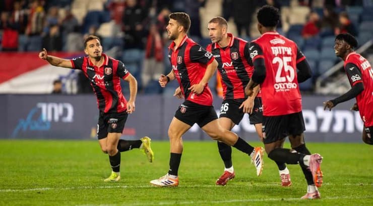 שחקני הפועל ירושלים חוגגים