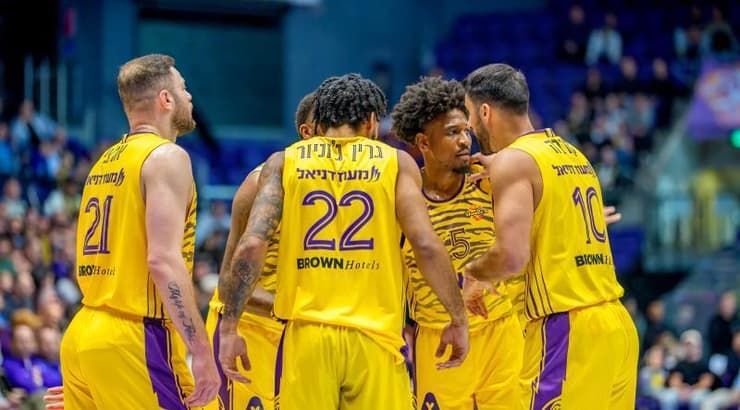 שחקני הפועל חולון