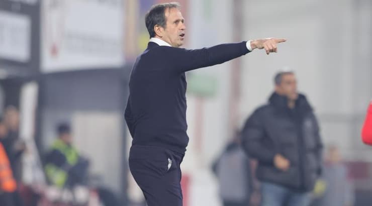 הפסד בבכורה. לוי