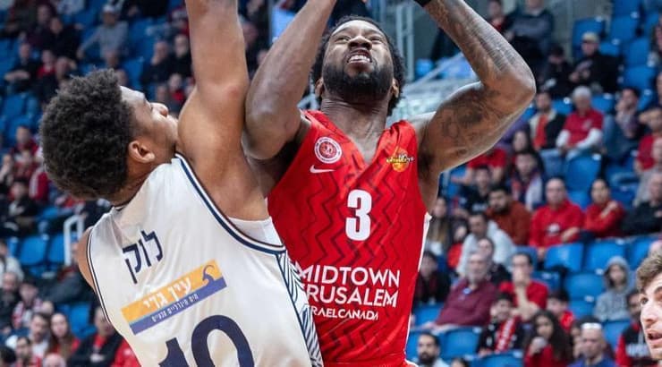 קאדין קרינגטון מול נואה לוק