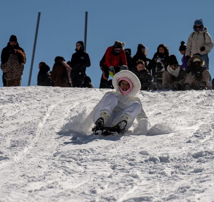 מבקרים בהר החרמון בסוף השבוע 