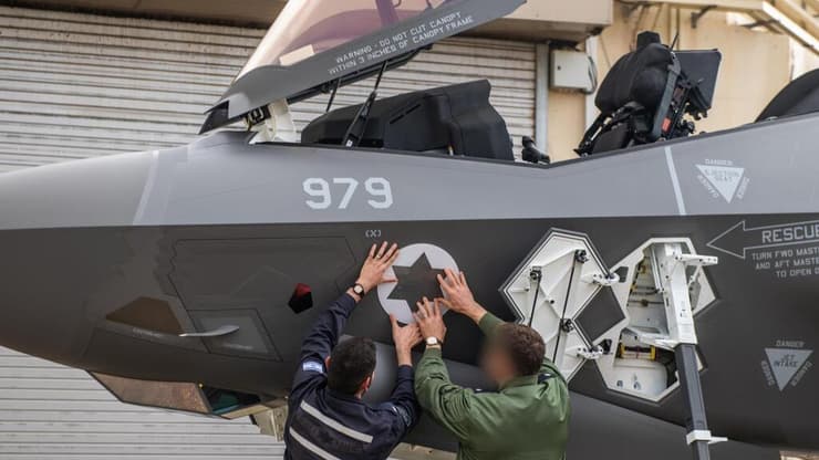 שלושה מטוסי אדיר חדשים נחתו בבסיס נבטים