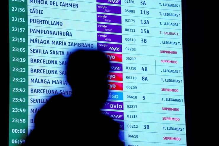 ספרד תאונת רכבות רכבת שיבושי קווים