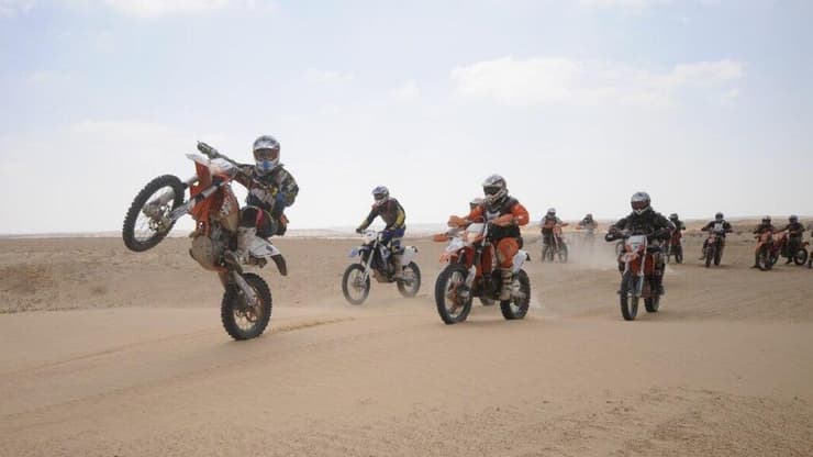 "דרך לבנות תחושת מסוגלות, התמדה, הנהגה וביטחון". חברי העמותה   