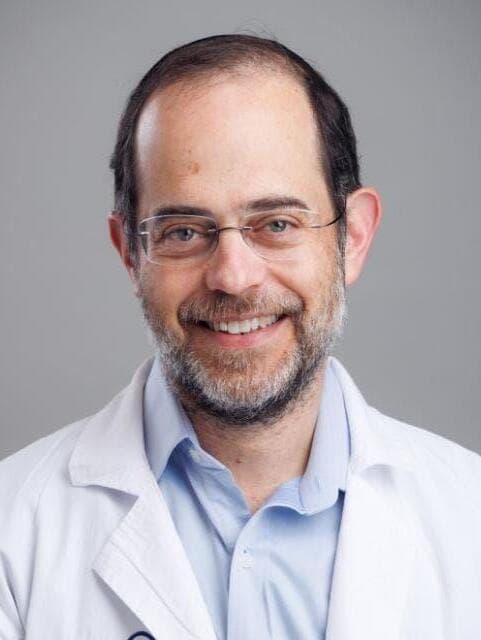 פרופ' איל נוף, מומחה לקרדיולוגיה ואלקטרופיזיולוגיה באסותא רמת החייל ומנהל שירות אלקטרופיזיולוגיה פולשנית במכון הלב בשיבא