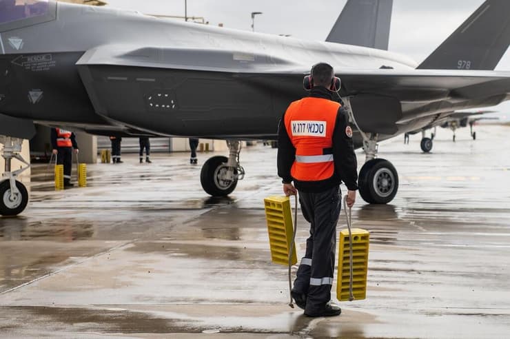 שלושה מטוסי אדיר חדשים נחתו בבסיס נבטים