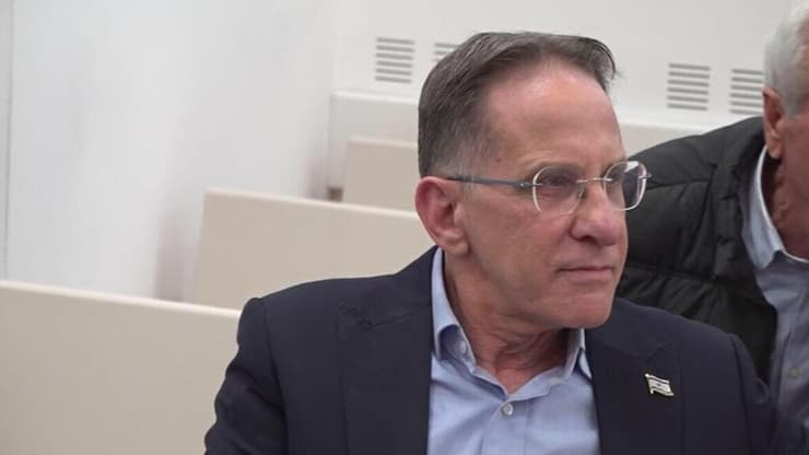 צחי ברוורמן מגיע לדיון בבית המשפט