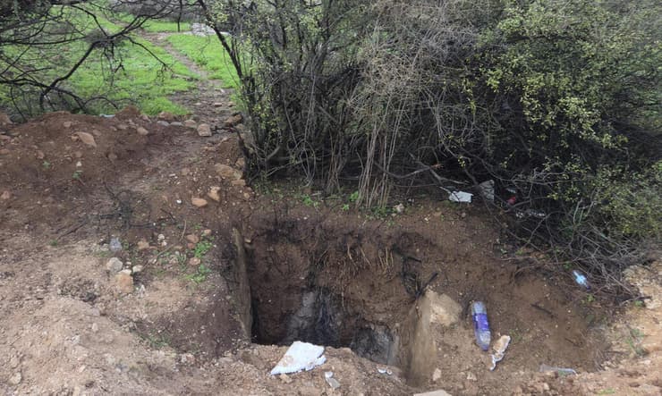 הכניסה לפתח המערה