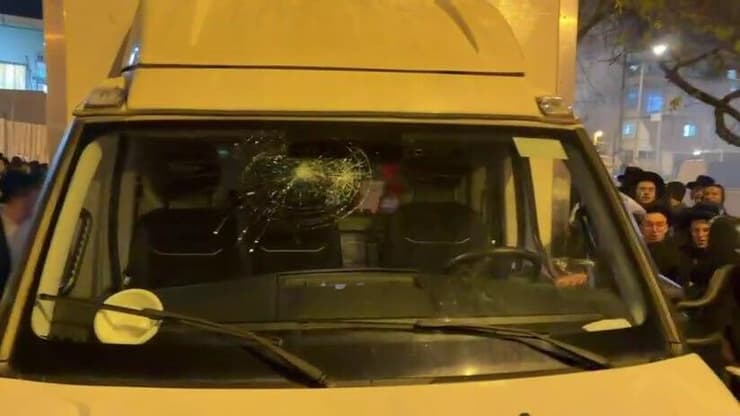  חלון המשאית שבור