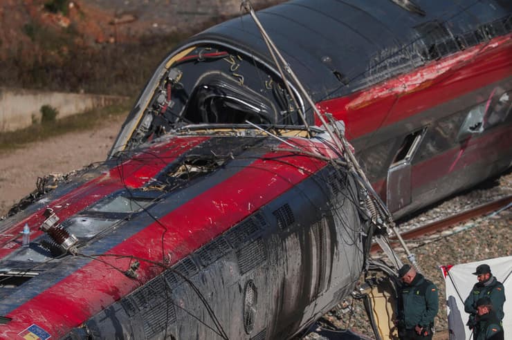 תאונת רכבת התנגשות רכבות ב ספרד באזור קורדובה