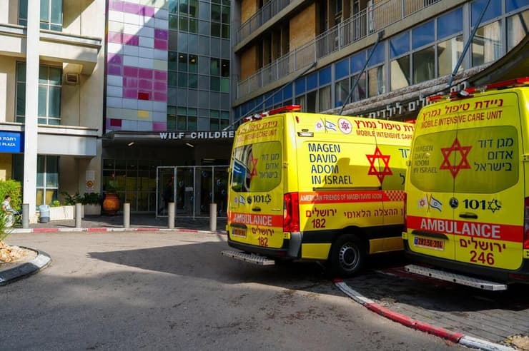 הכניסה לבית החולים שערי צדק (צילום: שלו שלום ) פינוי התינוקות לשערי צדק
