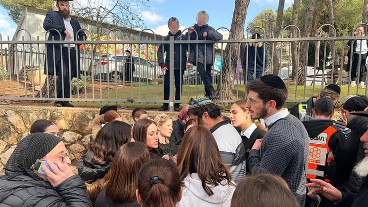 פינוי התינוקות מהזירה בירושלים