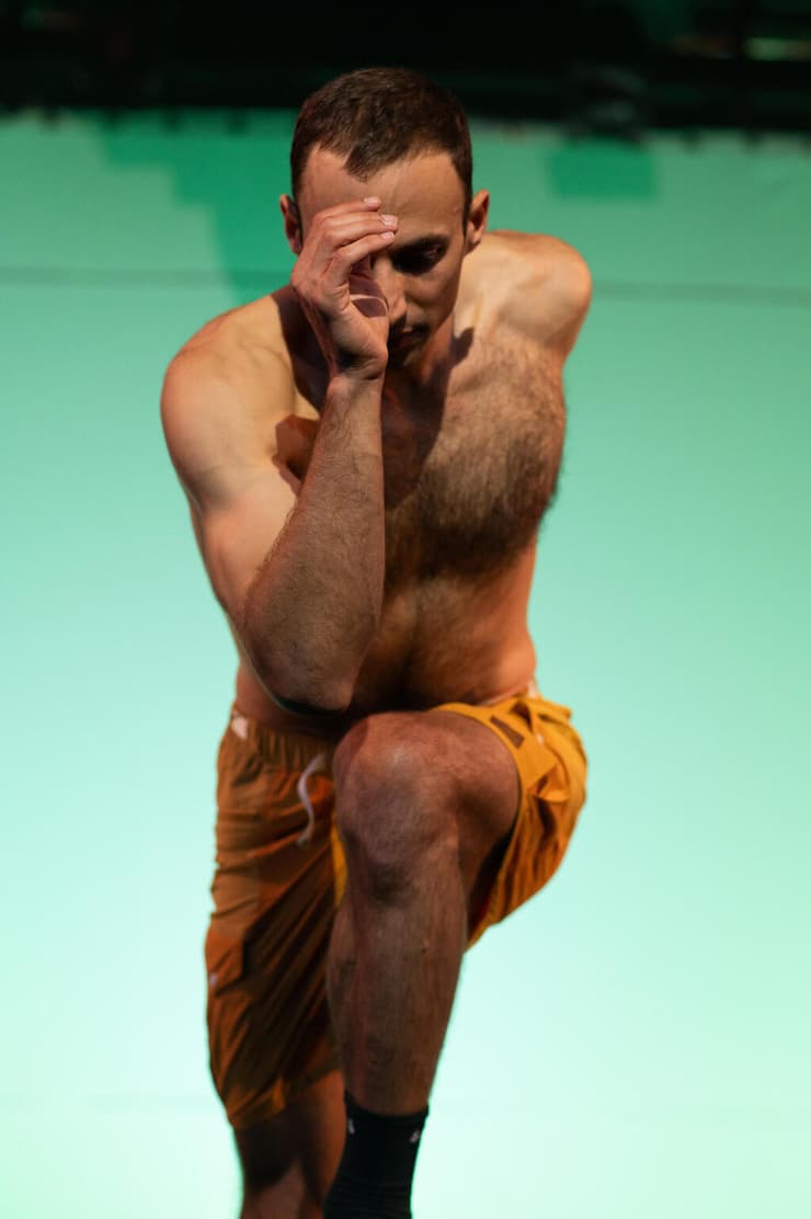 גל ברוק גורפונג במופעו "איחוי"