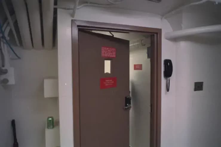 דלת כניסה ל בונקר תת-קרקעי ב הבית הלבן ארכיון