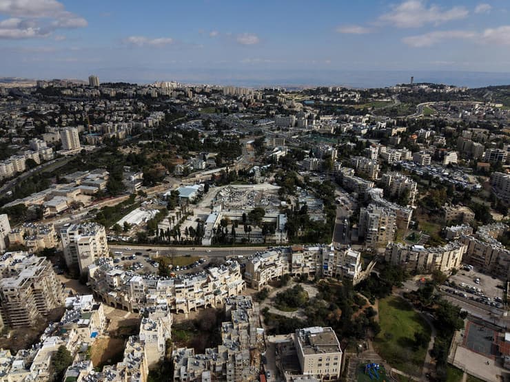 מזרח ירושלים (צילום:REUTERS/Dedi Hayun) הריסת בניין אונר"א במזרח ירושלים