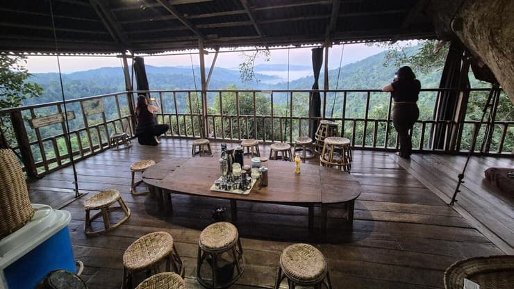 מקום נדיר (צילום: אסף קמר) בית העץ בלאוס