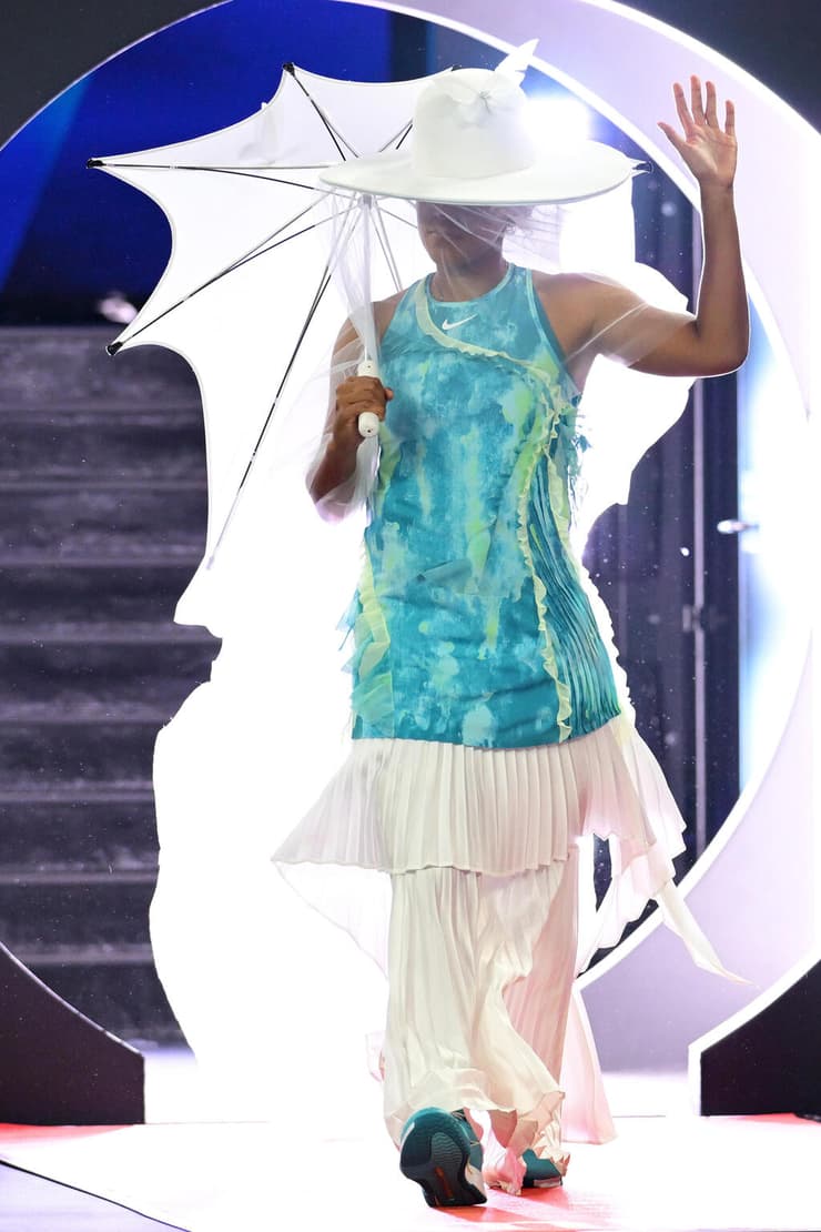 נאומי אוסקה