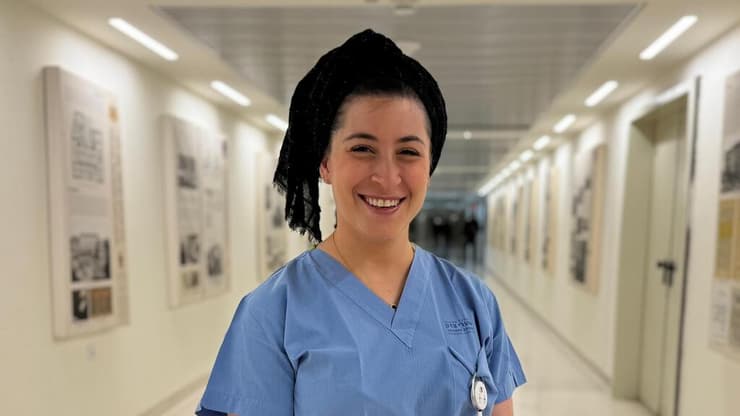 רחל סגל, בת 32, כבר סיימה את הסטאז' וכיום נמצאת בשנה השנייה להתמחות באגף לרפואת נשים