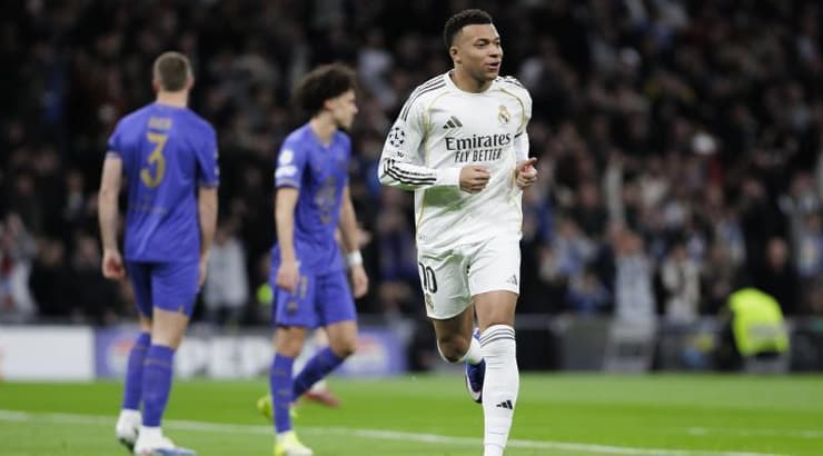 קיליאן אמבפה חוגג