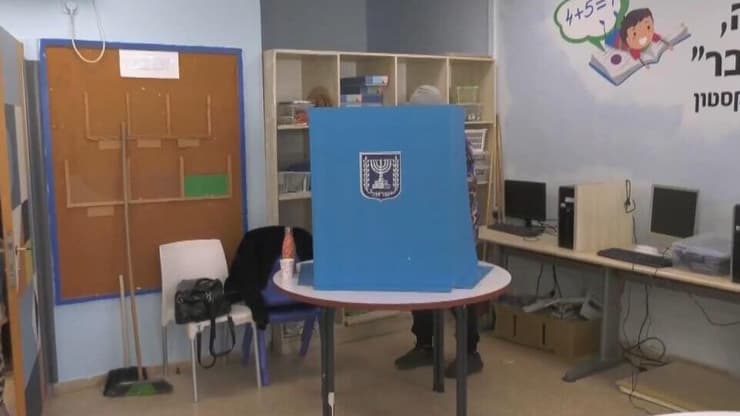 "ירידה משמעותית בהיענות של הדור הצעיר". קלפי (צילום: מיקי שמידט) בחירות לראשות העיר בנתניה