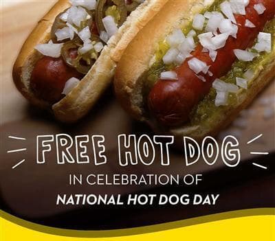 מבצע בארה"ב ליום הנקניקיה הלאומי (צילום: AP) מבצע בארה"ב ליום הנקניקיה הלאומי