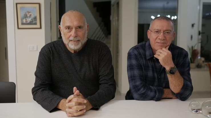 מימין: ג'יימס בן סדון ועופר שפירר