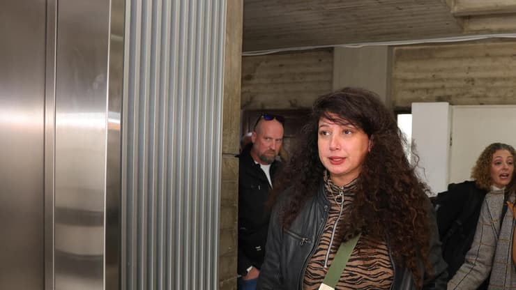 שי לי עטרי מגיעה לדיון