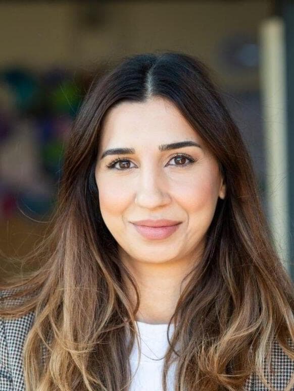 מנאר חיאדרי