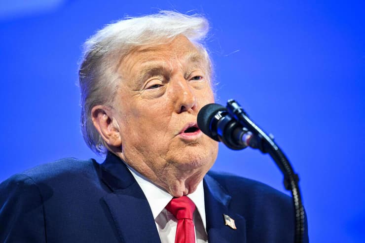 טראמפ בנאום בפני הפורום הכלכלי העולמי בדאבוס, שוויץ