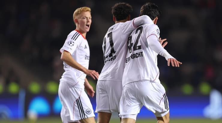 צ'אן אוזון בטירוף (IMAGO) צ'אן אוזון בטירוף