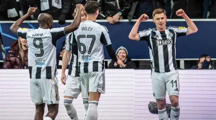 שחקני ניוקאסל חוגגים (IMAGO) שחקני ניוקאסל חוגגים